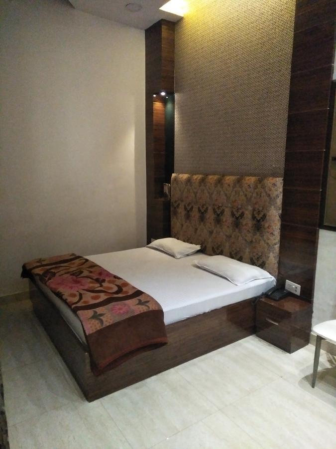 Hotel Brown Ludhiana Zewnętrze zdjęcie